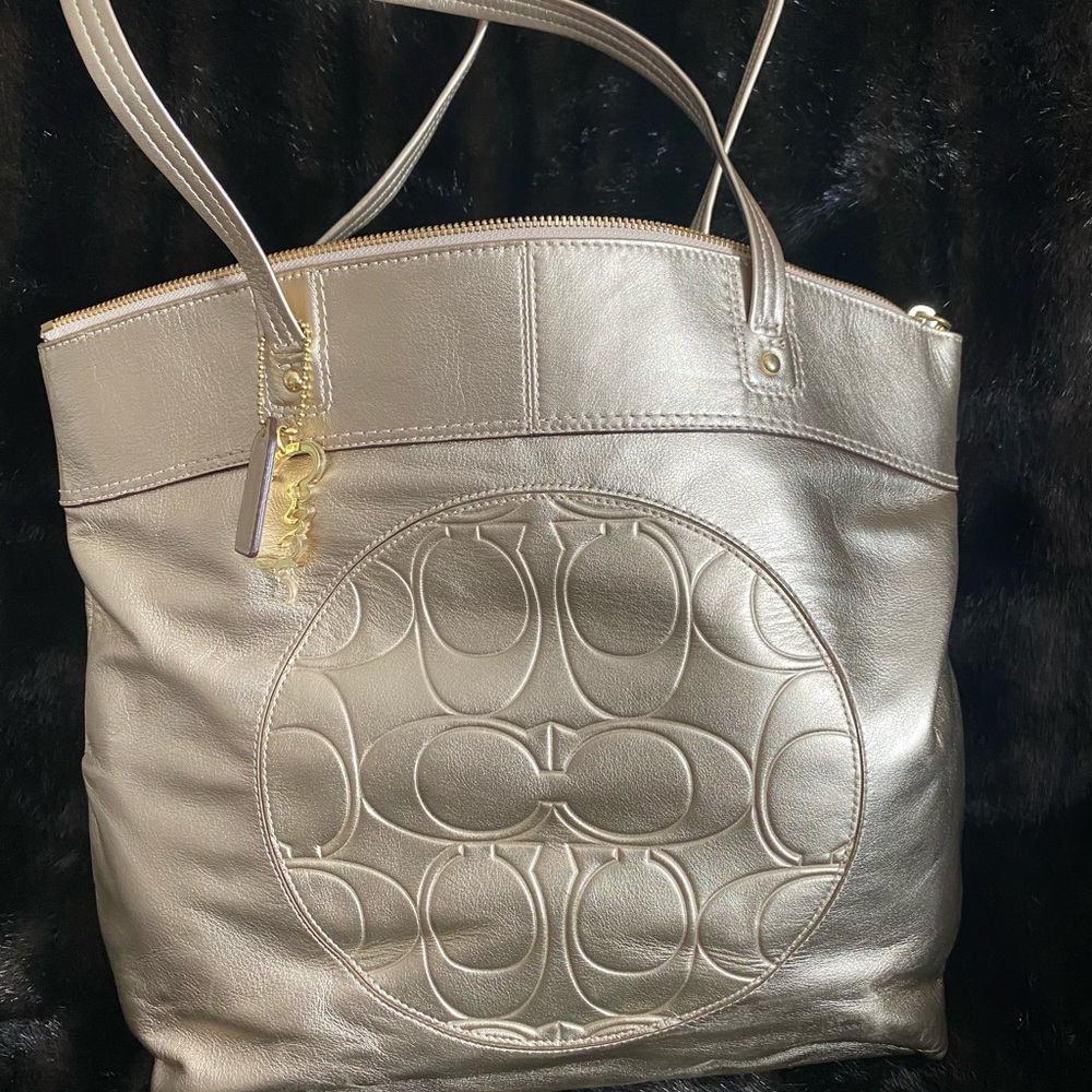 💯 Authentic Coach purse